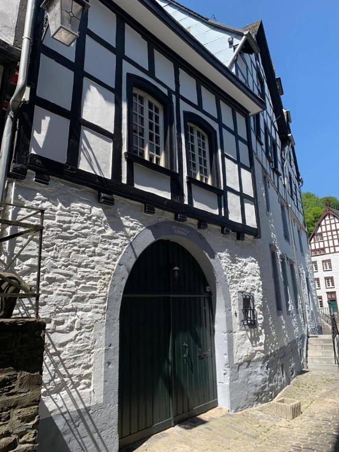 Manoir -1654- Historisch Schlafen In Monschaus Altstadt Екстериор снимка