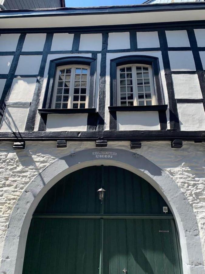 Manoir -1654- Historisch Schlafen In Monschaus Altstadt Екстериор снимка